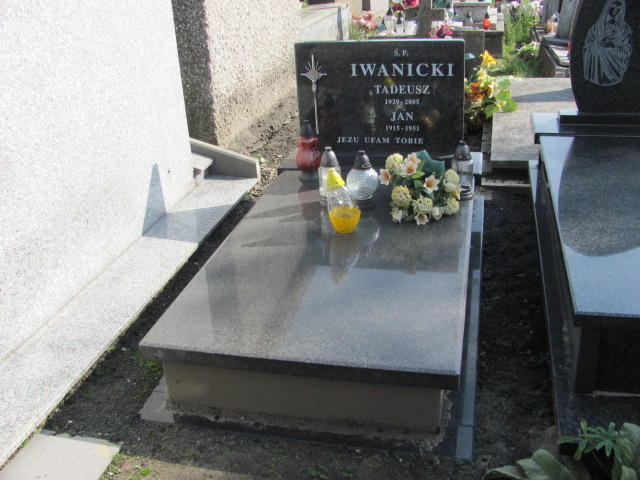 Grób TADEUSZ IWANICKI