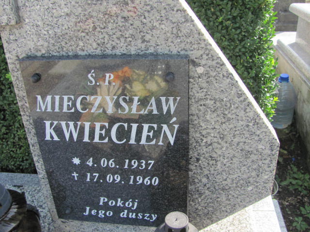 Mieczysław Kwiecień 1937 Lubaczów komunalny - Grobonet - Wyszukiwarka osób pochowanych